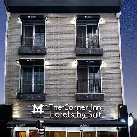 Hotel The Corner By