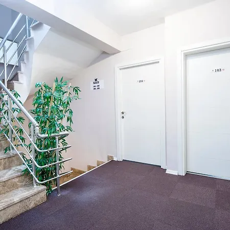Hotel The Corner By 3*