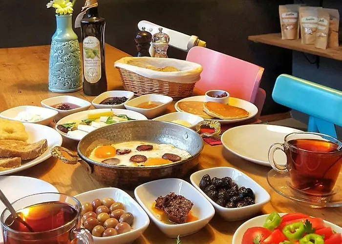 The Corner By إسكيشير