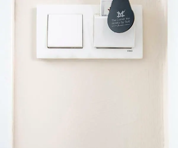 فندق The Corner By