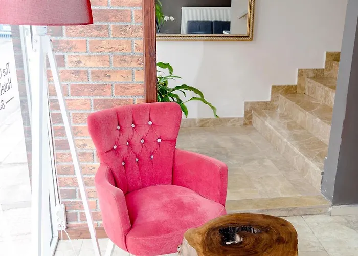 The Corner By فندق