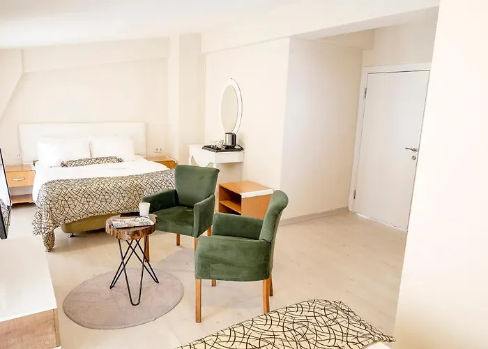 فندق The Corner By