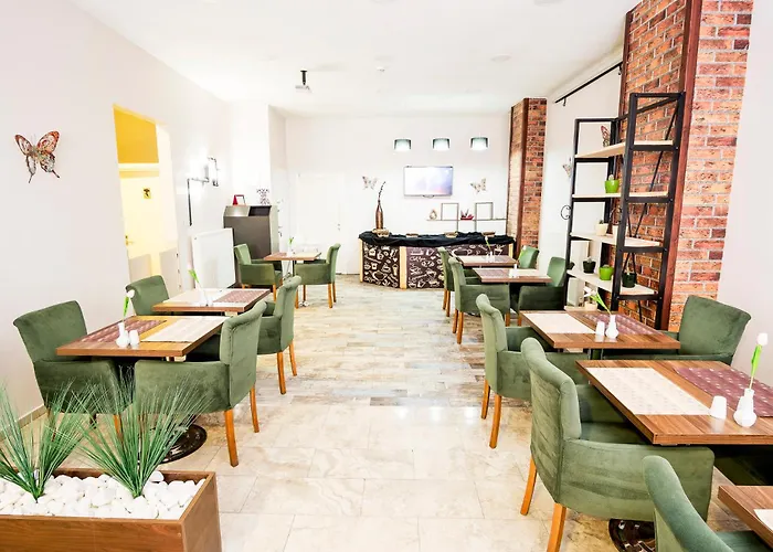 The Corner By 3* إسكيشير