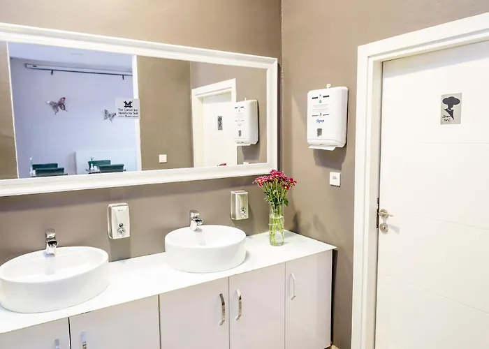 The Corner By فندق إسكيشير