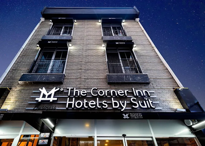 فندق The Corner By